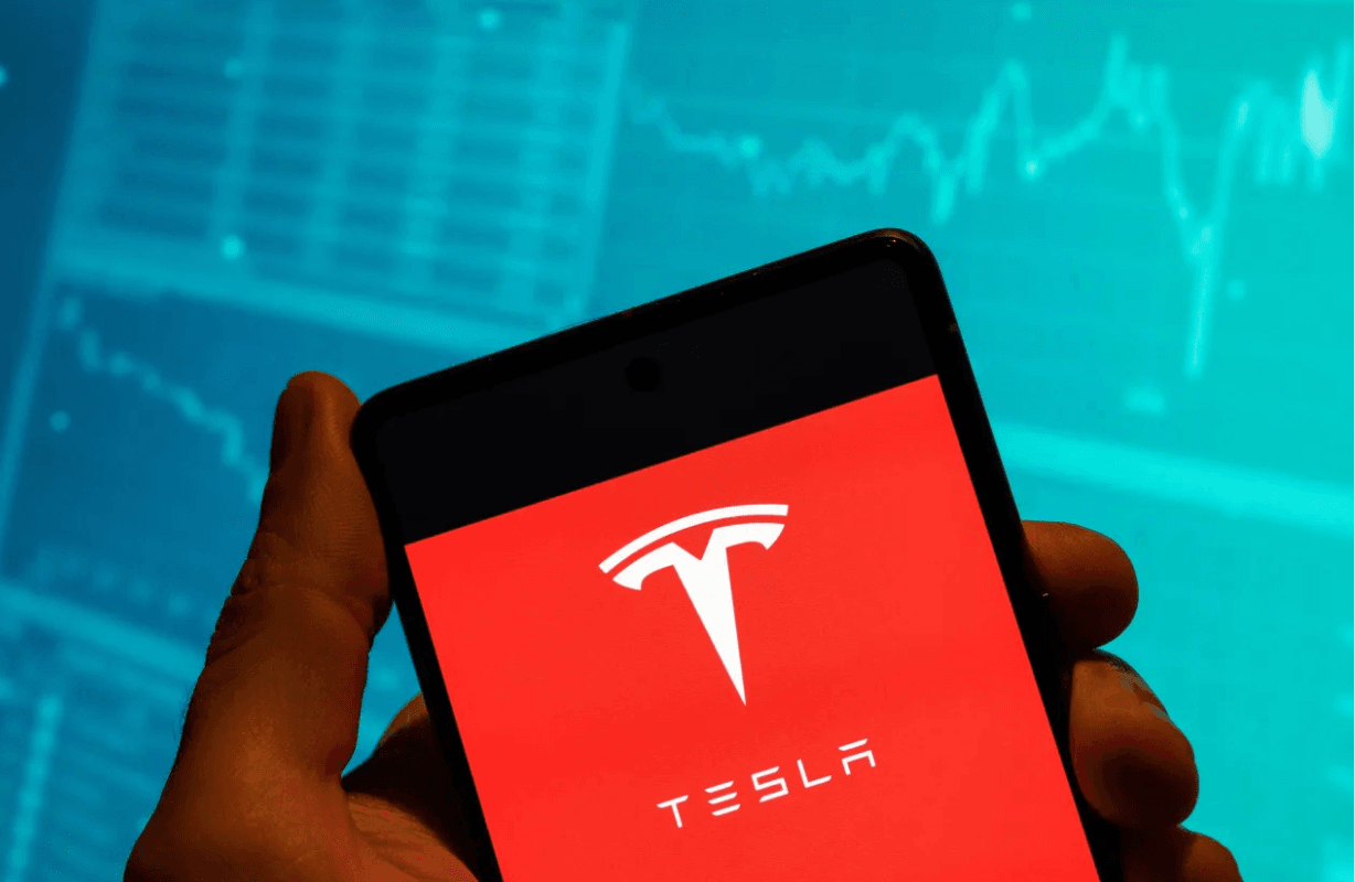 Is Tesla Stock a Buy at $320 After the Q2 Earnings Crash?